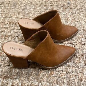 Abound Women's Tan Mules